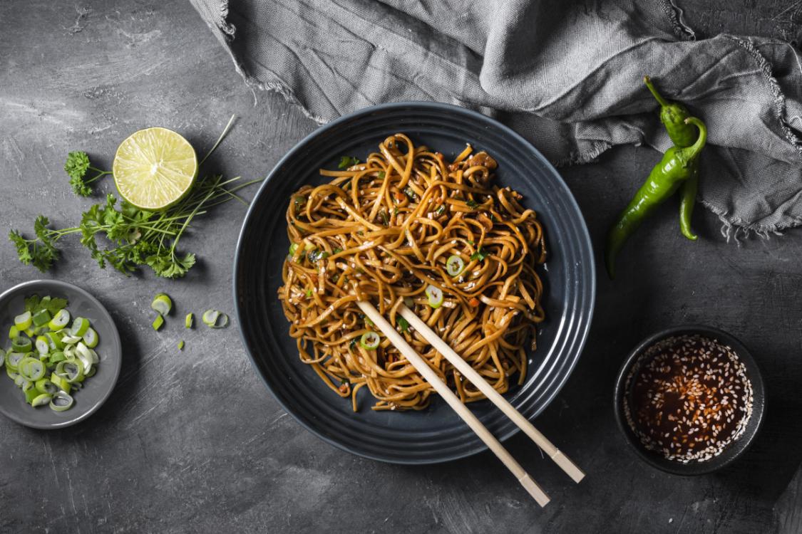 Удон і wok локшина — в чому різниця