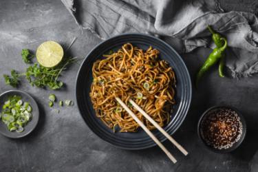 Удон і wok локшина — в чому різниця