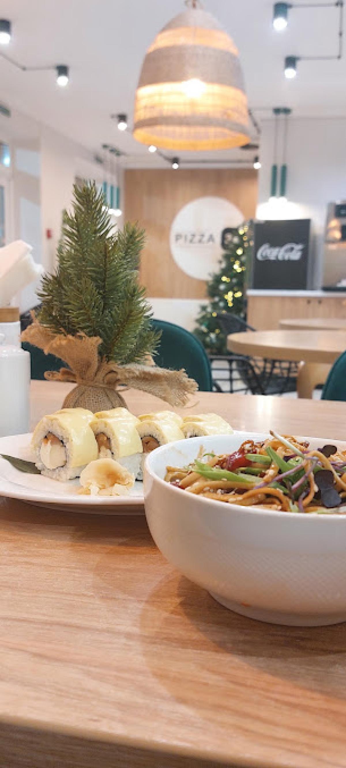 Sushi Pizza 39, Коновальця, 9