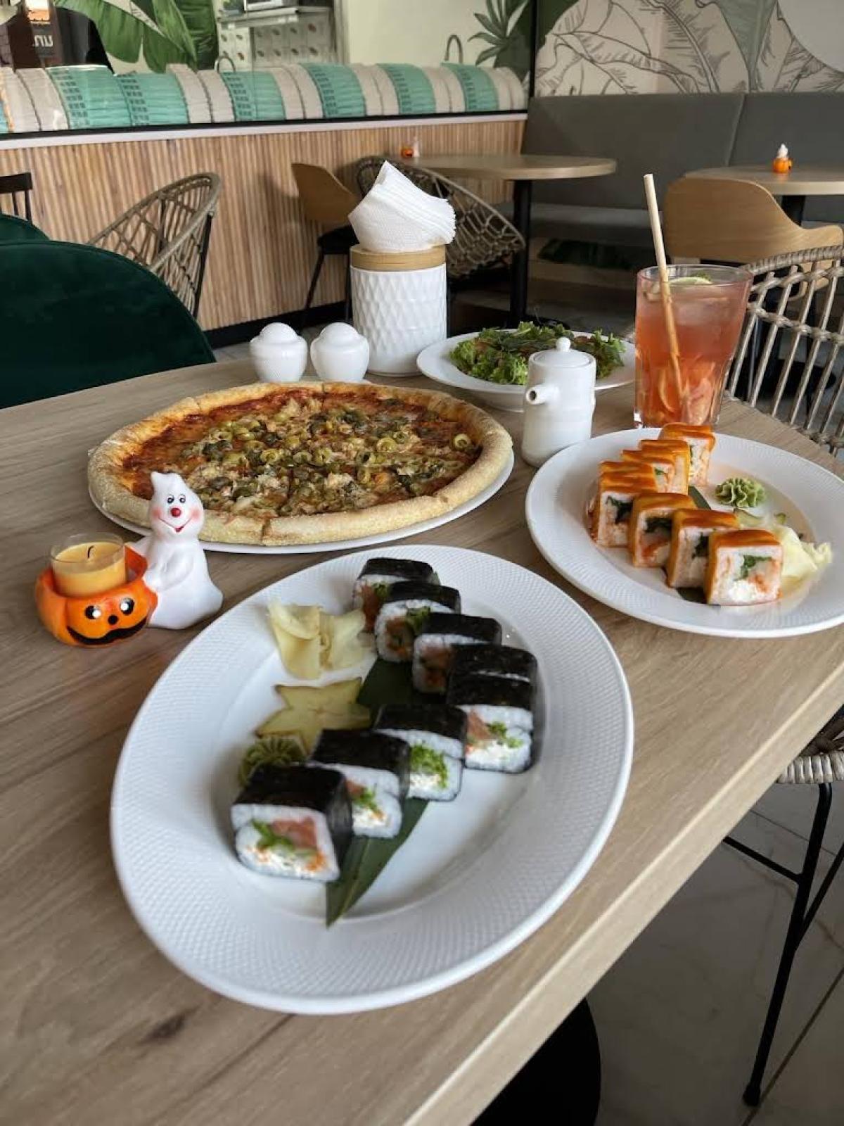 Sushi Pizza 39, Коновальця, 9