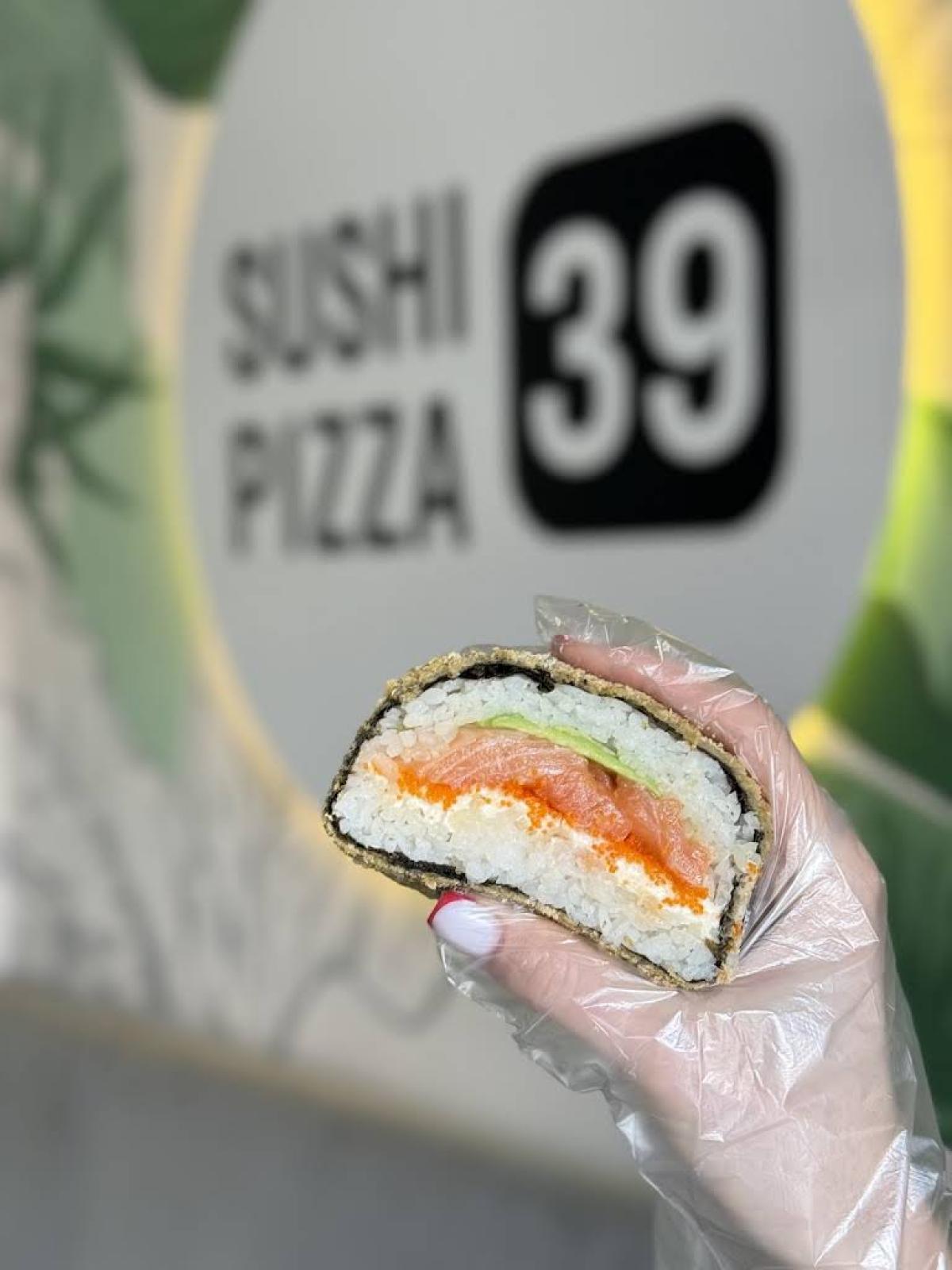 Sushi Pizza 39, Коновальця, 9